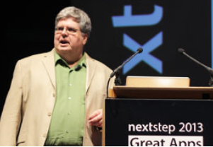 Steve Krug delivering keynote in Lisbon